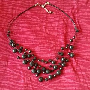 Short beaded necklace